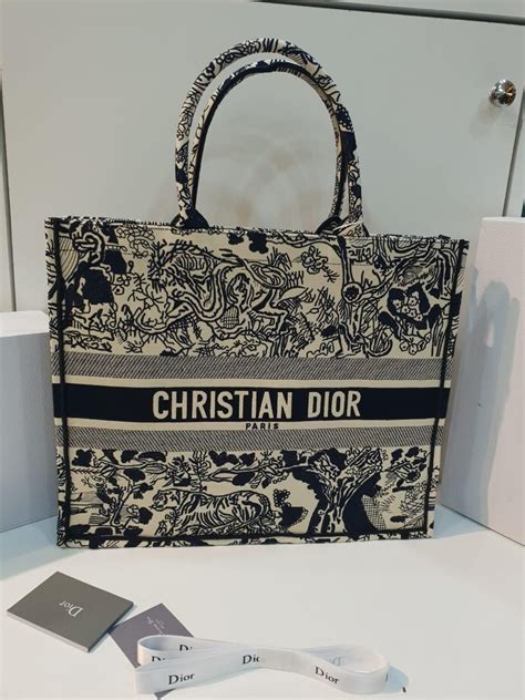 christian dior bags dubai.